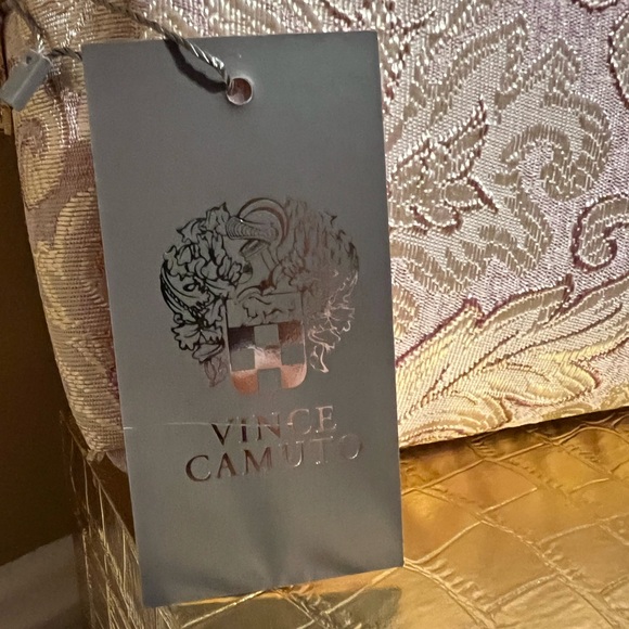 Vince Camuto Pink and Gold Embossed Cosmetics Bag NWT - Picture 4 of 10